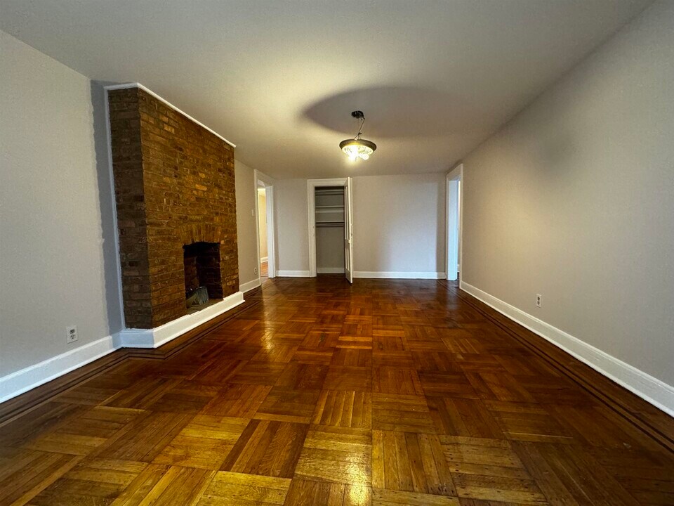71 Summit Ave in Jersey City, NJ - Building Photo
