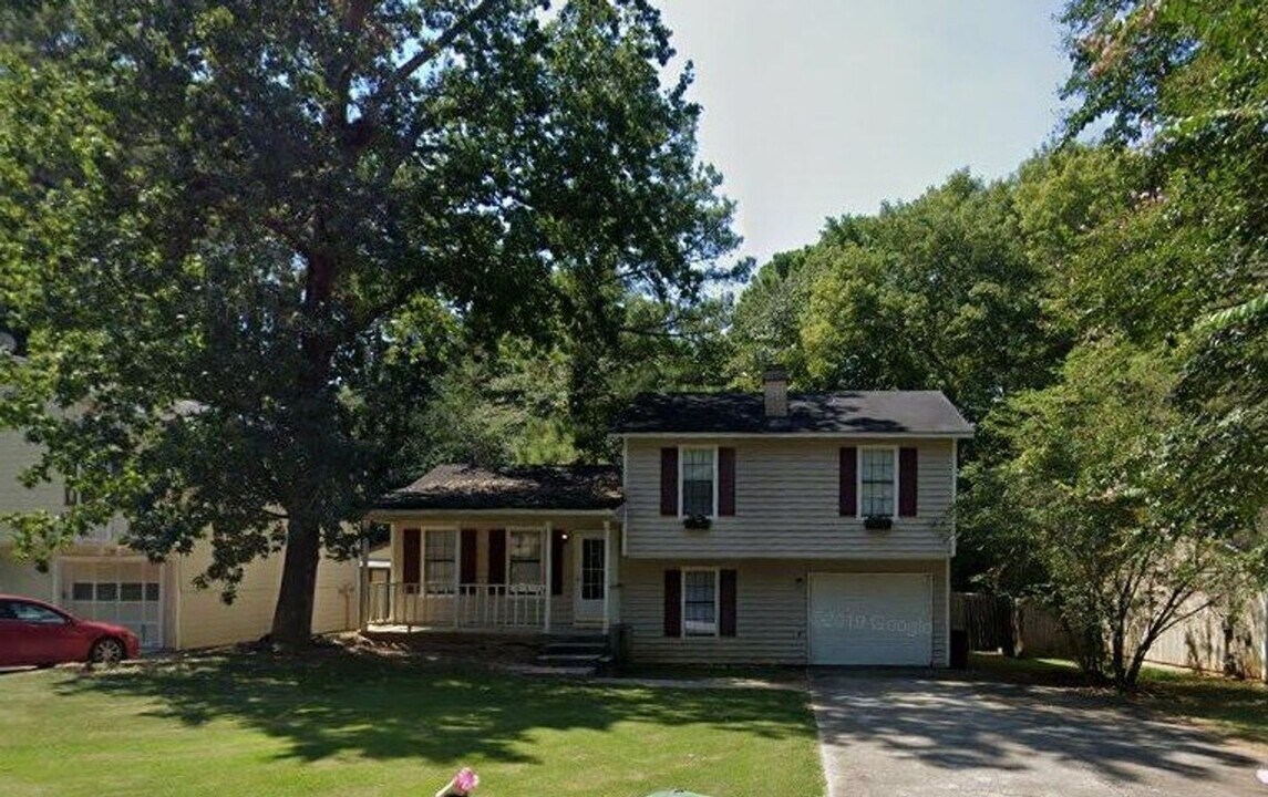 926 Hemingway Rd in Stone Mountain, GA - Building Photo