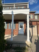 53 Commodore Dr in Brampton, ON - Building Photo - Building Photo