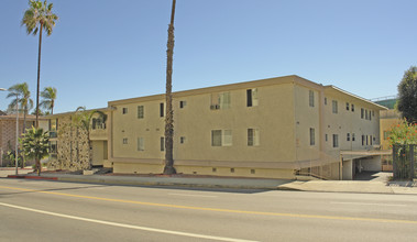 Franklin Manor in Los Angeles, CA - Building Photo - Building Photo