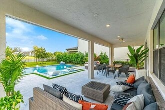 4470 Gramercy Dr in Oakland Park, FL - Building Photo - Building Photo