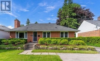 964 King Rd in Burlington, ON - Building Photo