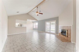 1322 Dorsetshire Dr in Pasadena, TX - Building Photo - Building Photo