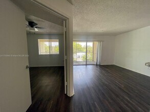 420 S Park Rd in Hollywood, FL - Foto de edificio - Building Photo