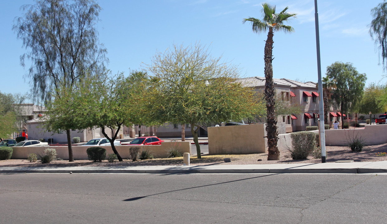 Paradise Palms II in Phoenix, AZ - Building Photo