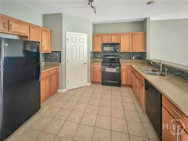 9 Falkland Ave in Savannah, GA - Building Photo - Building Photo