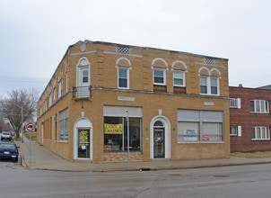 8601 W Greenfield Ave in West Allis, WI - Building Photo - Building Photo