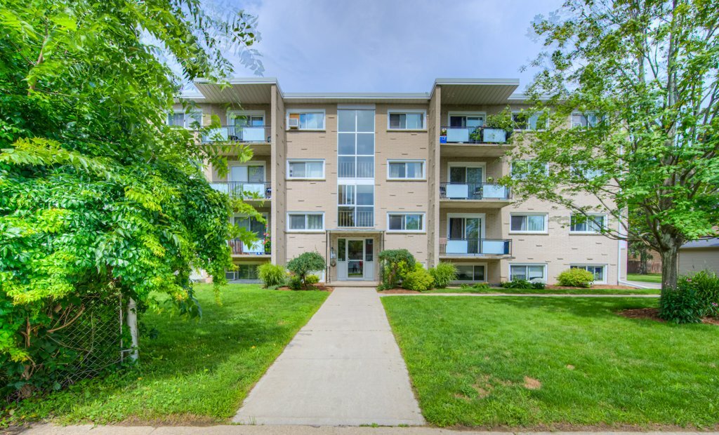 Idlewood Apartments in Kitchener, ON - Building Photo