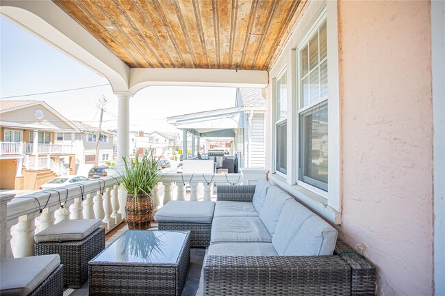 74 Rochester Ave in East Atlantic Beach, NY - Building Photo - Building Photo