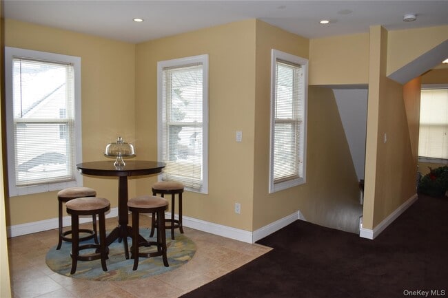 39 James St in Babylon, NY - Building Photo - Building Photo