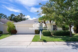 14950 Hidden Oaks Cir in Clearwater, FL - Building Photo