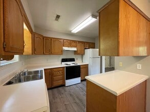 111 Mint Ln in Poplar Bluff, MO - Building Photo - Building Photo