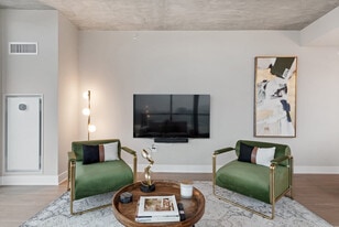 1050 W Van Buren St in Chicago, IL - Building Photo