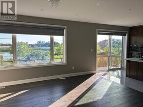 127 Yates Dr in Milton, ON - Building Photo - Building Photo