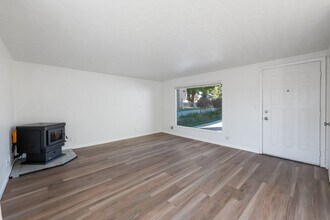 3418 E 35th Ave in Spokane, WA - Foto de edificio - Building Photo