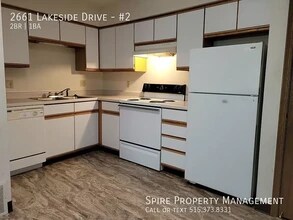 2661 Lakeside Dr, Unit 2 in Iowa City, IA - Building Photo - Building Photo