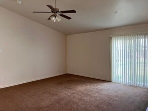 2578 Bell Port Ave in Tulare, CA - Building Photo - Building Photo