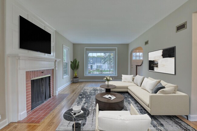 645 Hi View Ct in Elm Grove, WI - Building Photo - Building Photo