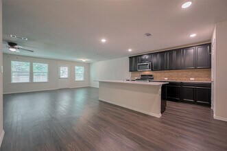 2011 Lost Timbers Dr in Conroe, TX - Building Photo - Building Photo