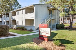 Seminole Village in Tallahassee, FL - Building Photo
