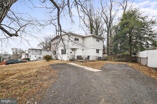 10725 Maple St in Fairfax, VA - Building Photo