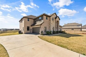 6017 Mango Dr in Sanger, TX - Building Photo - Building Photo