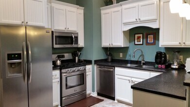 125 Bald Eagle Dr in Richmond Hill, GA - Building Photo - Building Photo