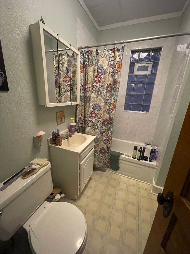 property at 2524 N Weil St