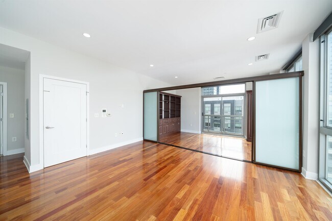 201 Marin Blvd in Jersey City, NJ - Building Photo - Building Photo