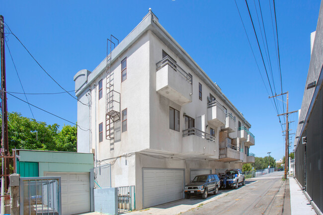 3989 Meier St in Los Angeles, CA - Building Photo - Building Photo