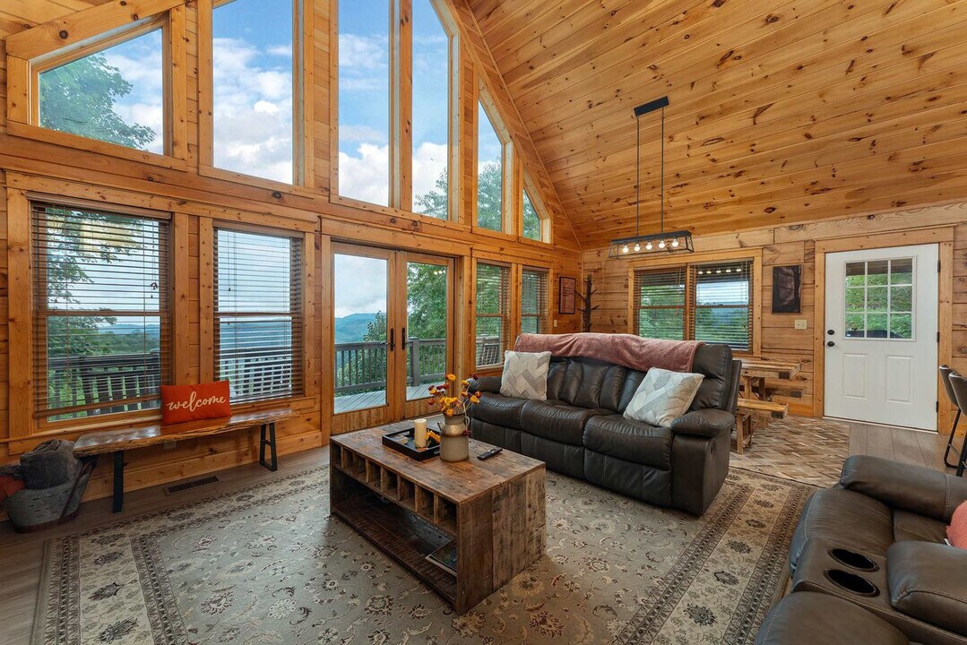 49 Valley Heights in Mars Hill, NC - Building Photo