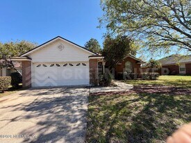 1691 Dockside Dr in Orange Park, FL - Building Photo