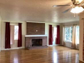 313 W Robinson Ave in Fresno, CA - Building Photo - Building Photo