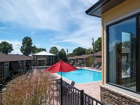 Ventana at the Lake Apartments