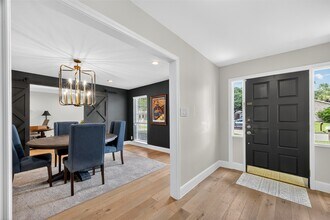 11103 Holly Springs Dr in Houston, TX - Building Photo - Building Photo