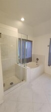 2727 Crestbrook Ct in Sugar Land, TX - Building Photo - Building Photo