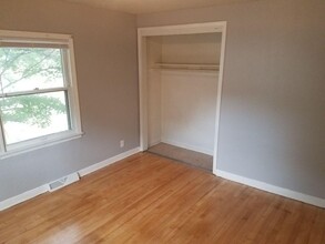 416 Broadway St NE, Unit 2 in Minneapolis, MN - Building Photo - Building Photo