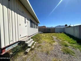 6800 1st St in Canutillo, TX - Building Photo