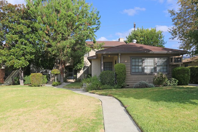 1009 N Glendale Ave in Glendale, CA - Foto de edificio - Building Photo
