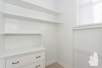 1115 W Oakdale Ave in Chicago, IL - Building Photo - Building Photo