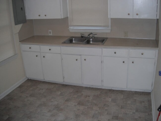 198 Collins Dr in Columbus, GA - Building Photo - Building Photo