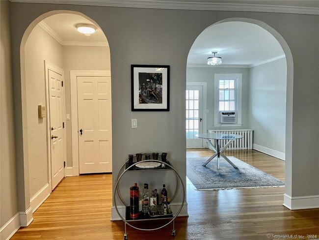 19 Robin Rd in West Hartford, CT - Building Photo - Building Photo