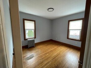 42 Farrington St in Quincy, MA - Building Photo - Building Photo