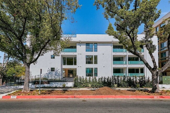 property at 328 N Maple Dr