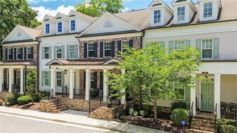 535 Letchas Ln in Alpharetta, GA - Building Photo