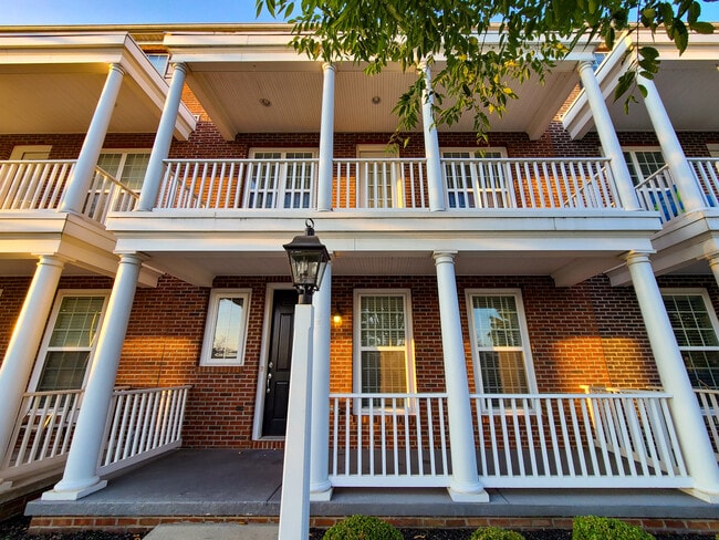 2B Ellington Road in Mechanicsburg, PA - Foto de edificio - Building Photo