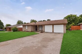 524 Longridge Dr in Dallas, TX - Building Photo - Building Photo