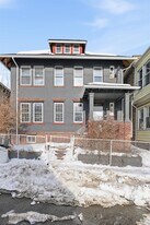 40 Bayview Ave in Jersey City, NJ - Building Photo