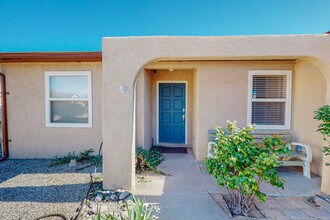 3010 May Cir SE in Rio Rancho, NM - Building Photo - Building Photo