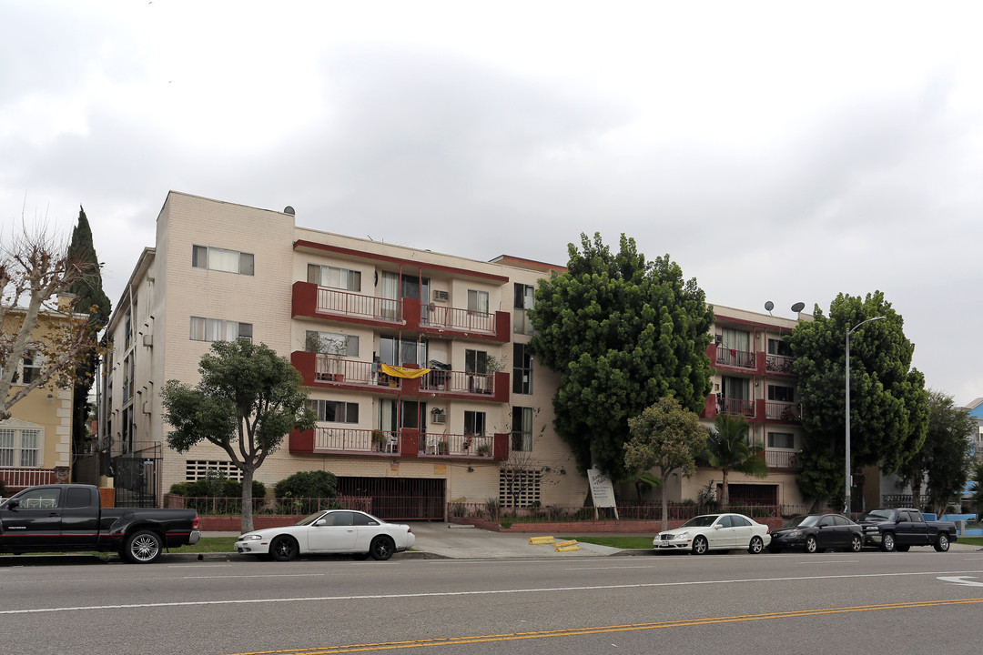 Rampart Place in Los Angeles, CA - Building Photo